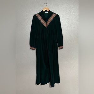 Vanity Fair Vintage housecoat robe Pajamas
